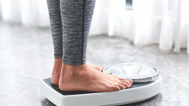 مشکلات در عادات ماهانه و پریود زنان مرتبط با کاهش وزن زیاد و عوارض آن برای بارداری